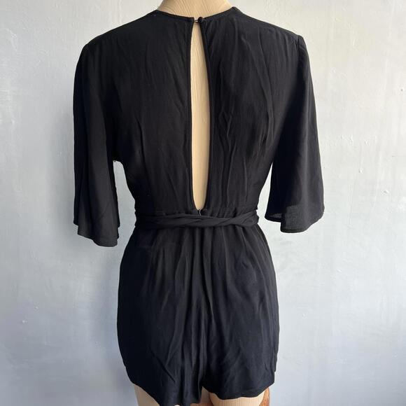 Cotton Candy LA Black Plunge Tie-Waist Romper Women’s Size M Boho Chic Belted - Picture 3 of 14